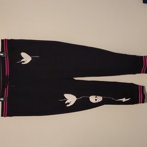 Torrid NWT 2x Lovesick Black and Pink Skull Heart Joggers